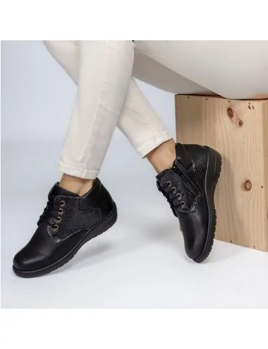 Chaussures orthopédiques bottines Chut Solane vue de côté portées PODOWELL