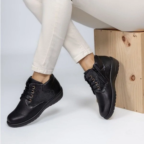 Chaussures orthopédiques bottines Chut Solane vue de côté portées PODOWELL