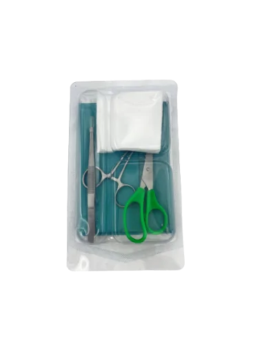 SET POSE DE SUTURE 1 CHAMP + 1 CISEAUX POINTUS + 1 PINCE + 1 PORTE AIGUILLE + 5 COMPRESSES INNOSET