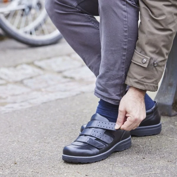 Chaussure fermée pour homme et femme CHUT ALPHONSE PODOWELL Noir vue de côté