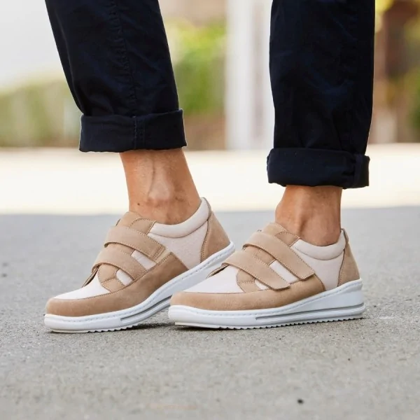 Sneakers baskets pour femme CHUT SUZIE PODOWELL Beige vue de côté